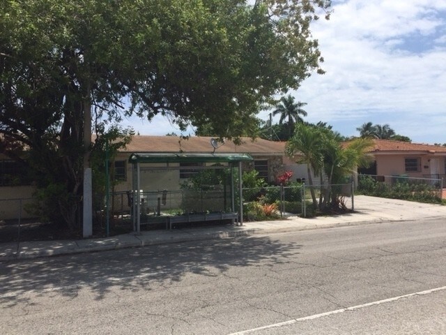 Apartamento n.° 2 - 1201 SW 22nd Ave