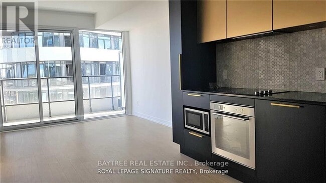 Building Photo - 85 Wood St