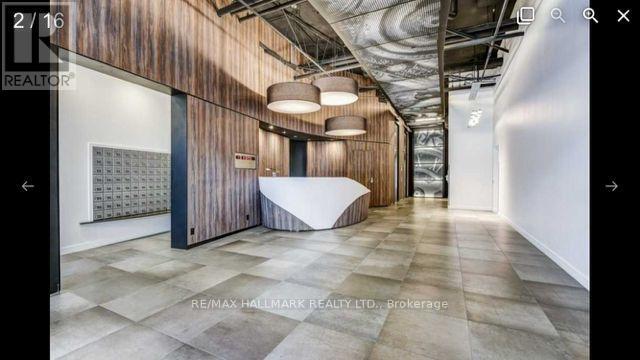 Photo du bâtiment - 700-700 King St W