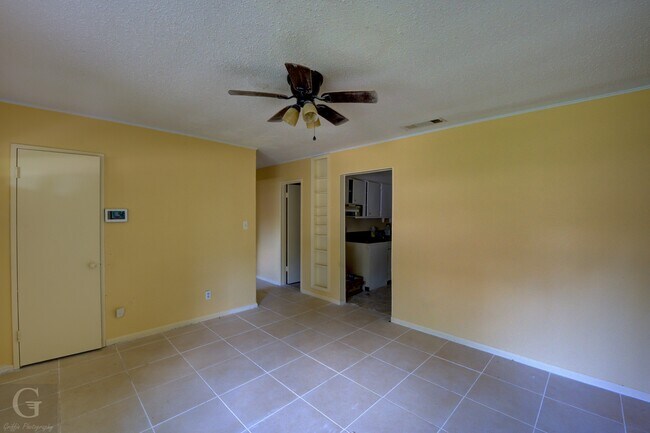 Foto del edificio - 3051 Amherst St