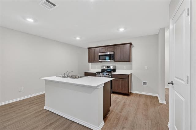 Foto del edificio - 1413 Brook Ln