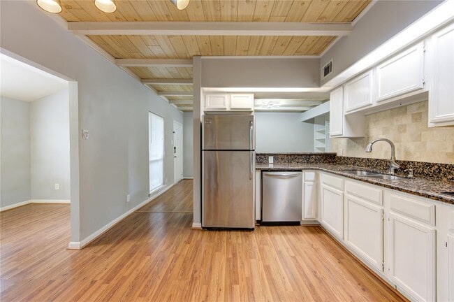 Building Photo - 4723 Aftonshire Dr
