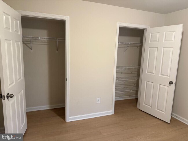 Foto del edificio - 6231 Glen Wood Loop