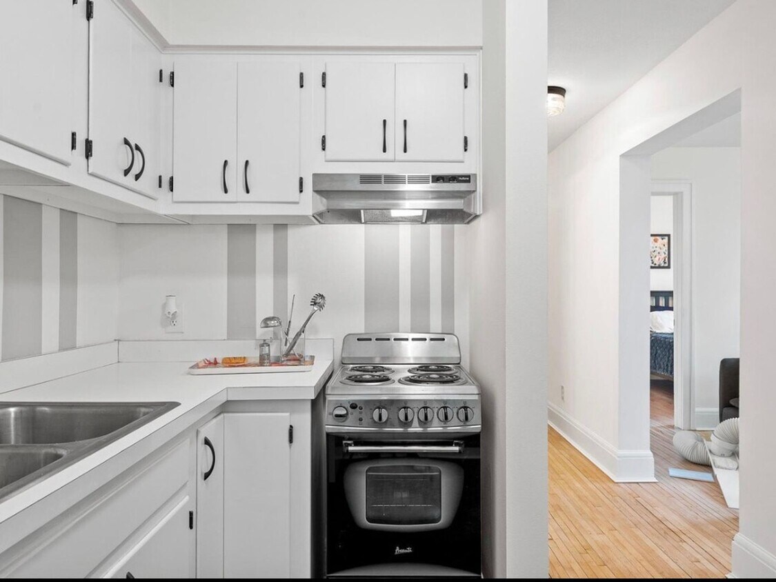 Primary Photo - 2 Bedroom Condo in Minneapolis with detach...