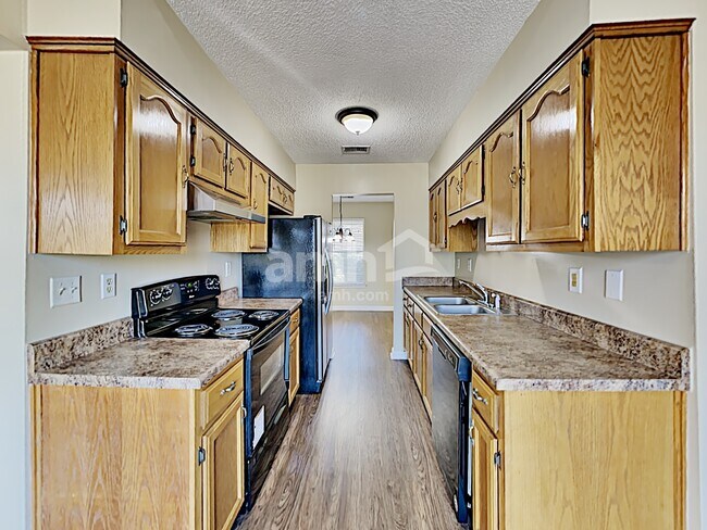 Foto del edificio - 5534 Ross Rd