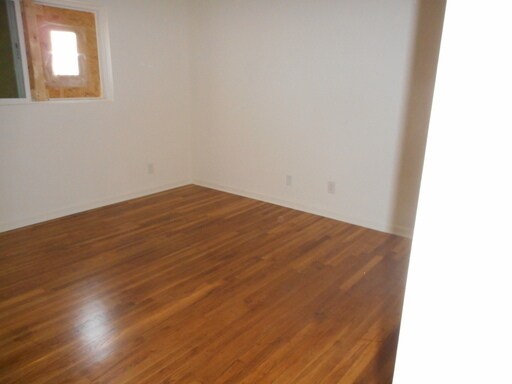 Building Photo - Two Bedroom Townhouse