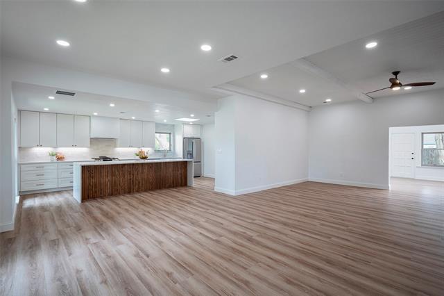 Building Photo - 1301 Huntington Dr