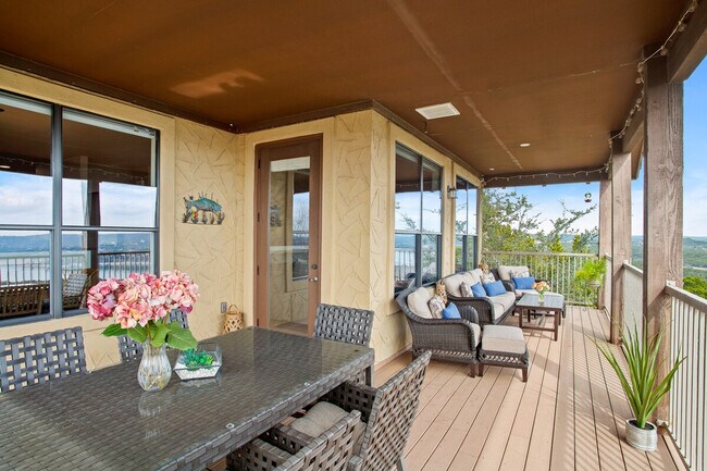 Foto del edificio - 18016 Edgewood Way