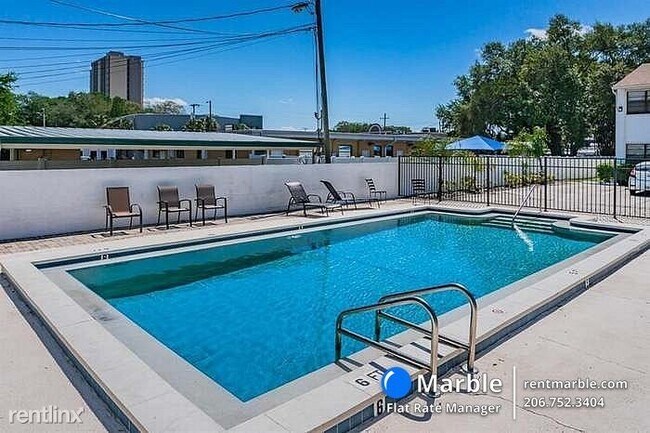 Foto del edificio - 2 br, 1 bath Condo - 3102 W Horatio St Uni...