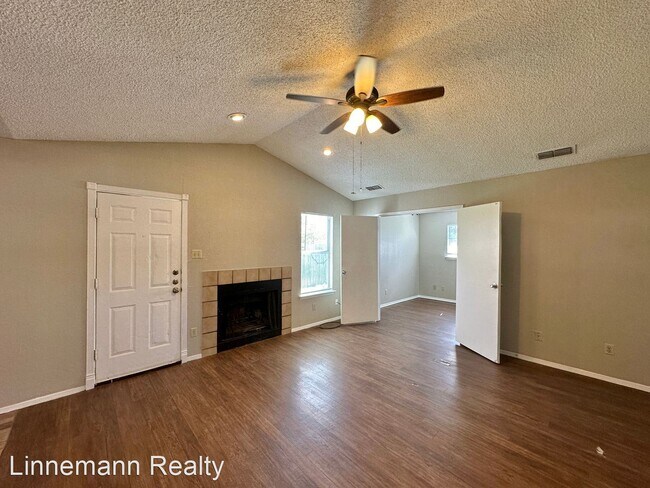 Foto del edificio - 3 br, 1 bath House - 3708 Trotwood