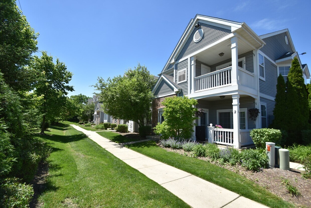 2215 Aurora Dr Unit 22, Pingree Grove, IL 60140 Condo for Rent in