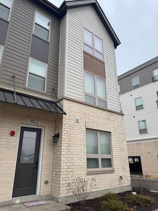 Primary Photo - 4822 157th St