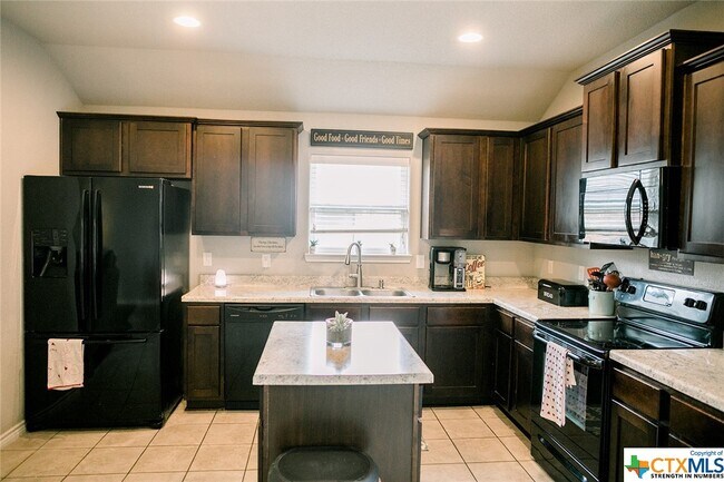 Building Photo - 2525 Elk Creek St