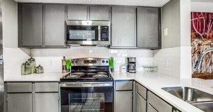 Building Photo - Preslee Apartments