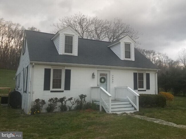 Building Photo - 7095 Rose Hill Rd