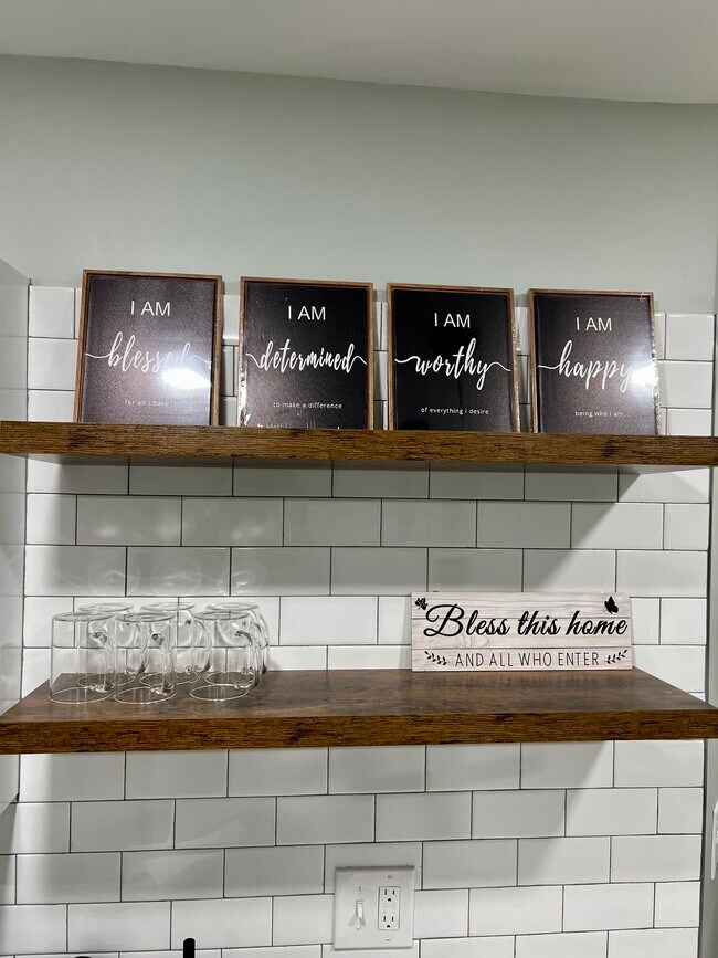 Estanterías de cocina - 944 5th St