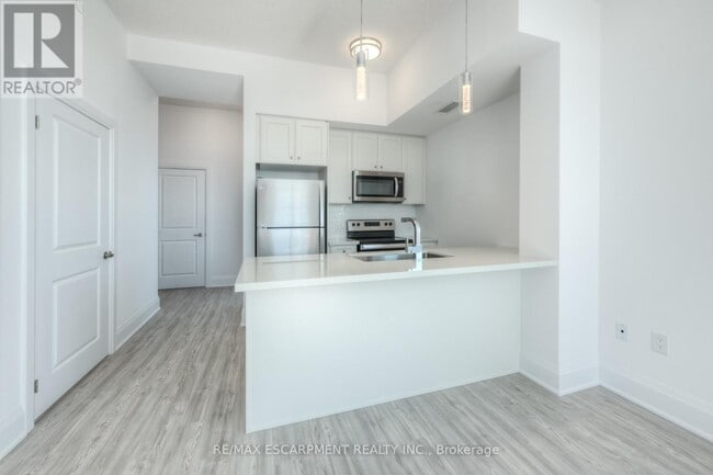 Photo du bâtiment - 450 Dundas St E