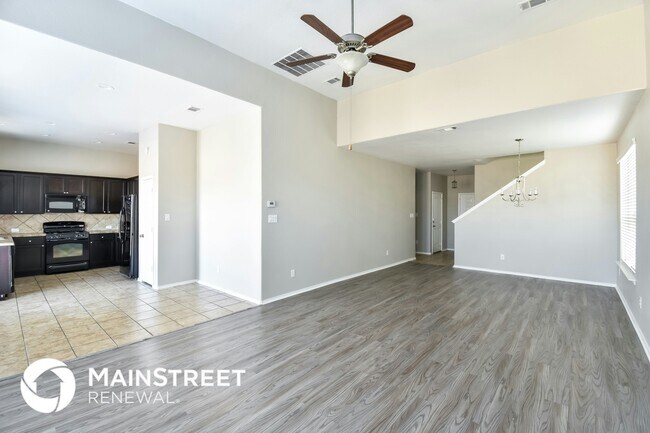 Foto del edificio - 6523 Candlecrest Ct