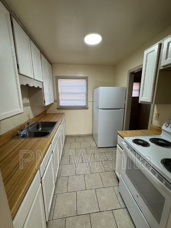 Foto del edificio - 6124 E Harry St