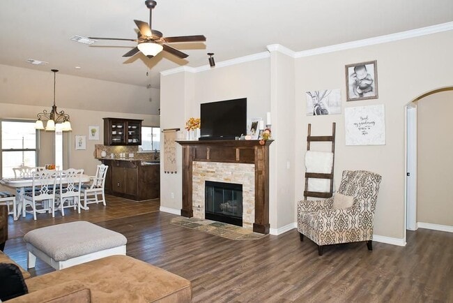 Building Photo - 3913 Caraway Ln