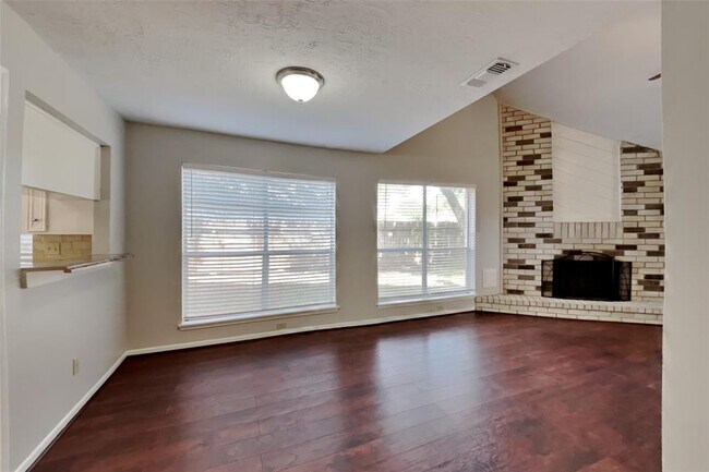 Foto del edificio - 22719 Garden Canyon Dr