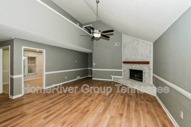 Foto del edificio - 590 Featherwind Cove N