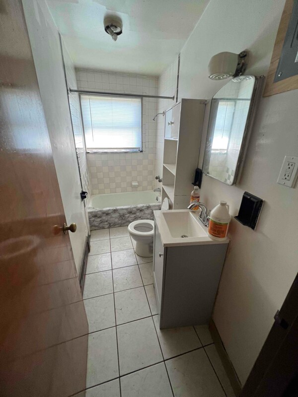 8405 Buffalo Ave Unit apt 4, Niagara Falls, NY 14304 Room for Rent in