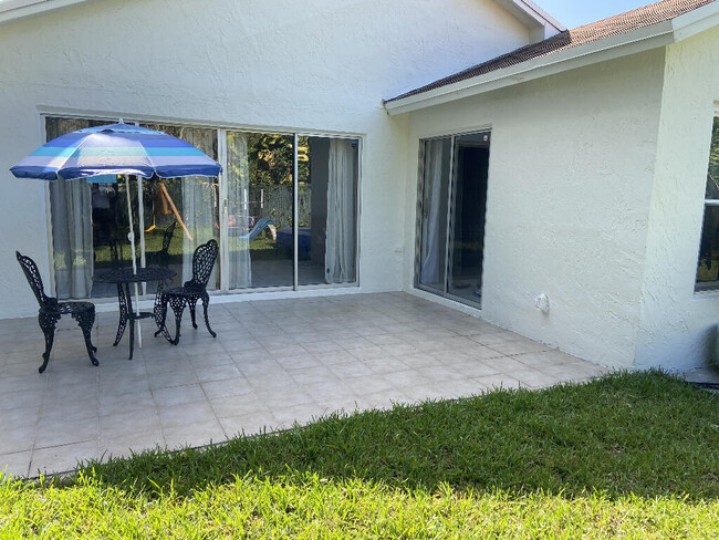 Building Photo - 9112 Pine Springs Dr