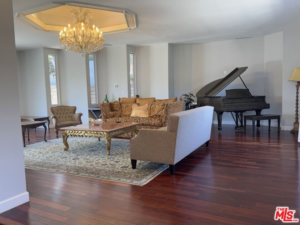 Foto principal - 911 Teakwood Rd