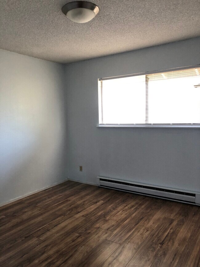 Foto del edificio - 200 E Harms Dr