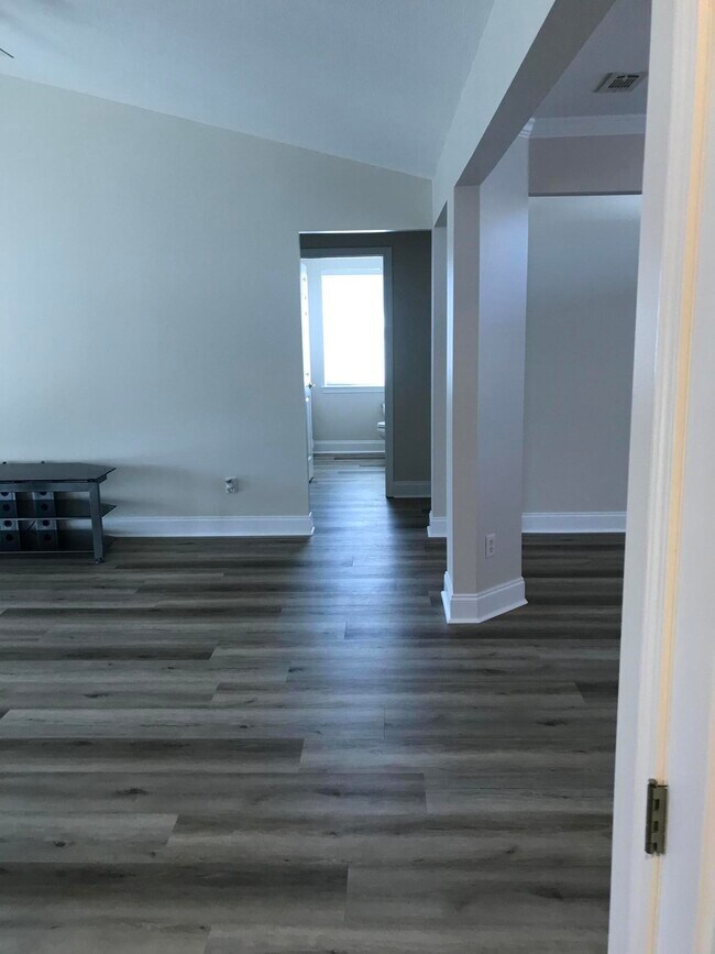 Foto del edificio - 4030 Broken Arrow Ct