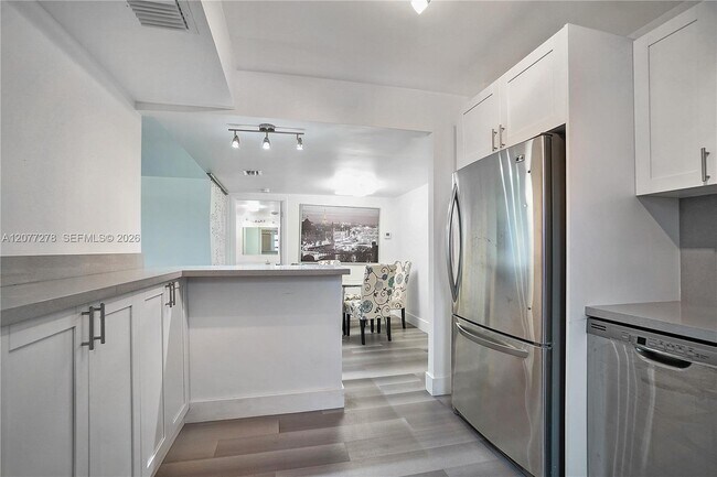 Building Photo - 9273 Collins Ave
