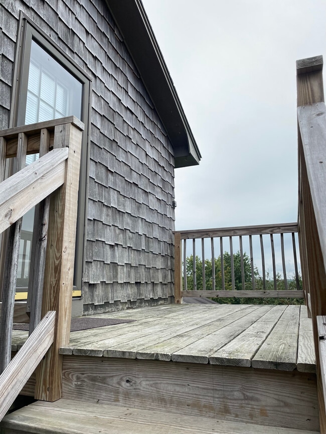 Building Photo - In-Law Suite