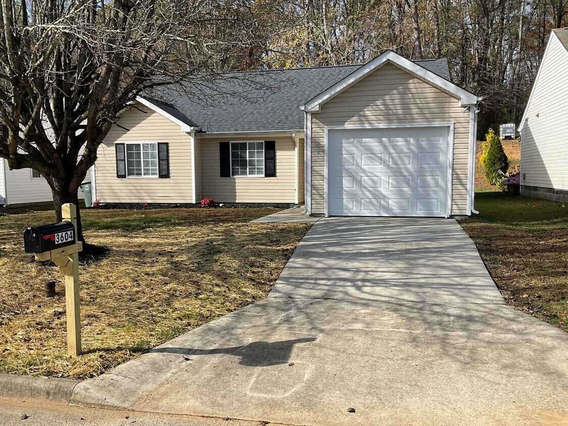 Primary Photo - 3605 Dartford Dr