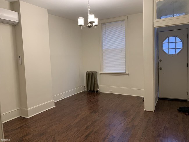 Building Photo - 2 br, 1 bath Townhome - 921 N Randolph Street