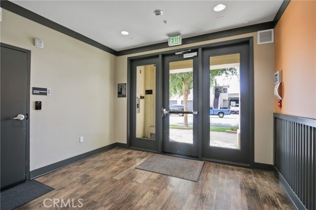 Building Photo - 524 S Anaheim Blvd