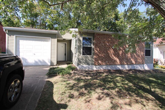 Foto del edificio - Stunning Remodeled 4 Bed 2 Bath Home