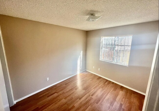 Foto del edificio - 1333 Bates Ave