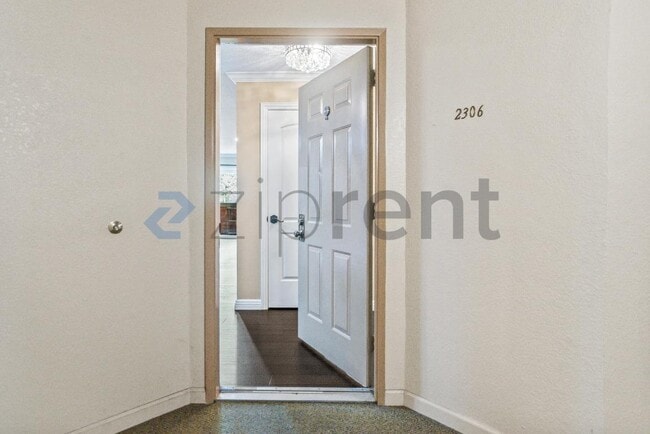 Building Photo - 2306 La Terrace Cir