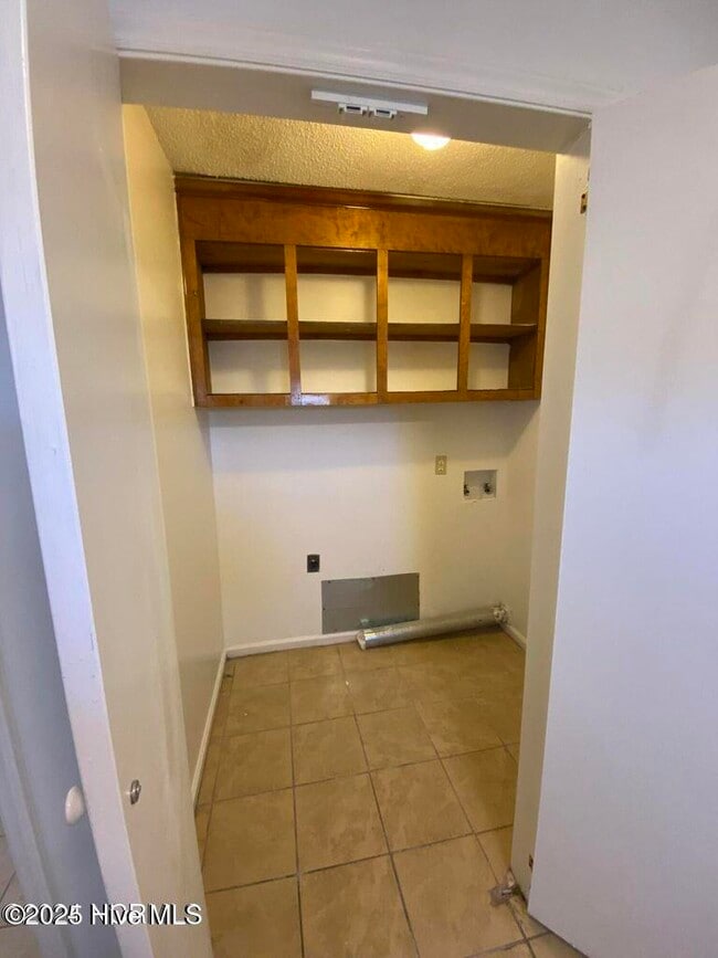 Building Photo - 102 Shiloh Dr