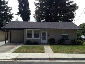 Building Photo - 1399 Spruce St