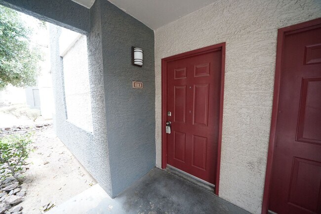 Foto del edificio - 8600 W Charleston Blvd