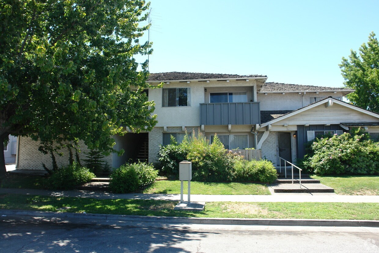 Foto del edificio - 1420 Kingman Ave
