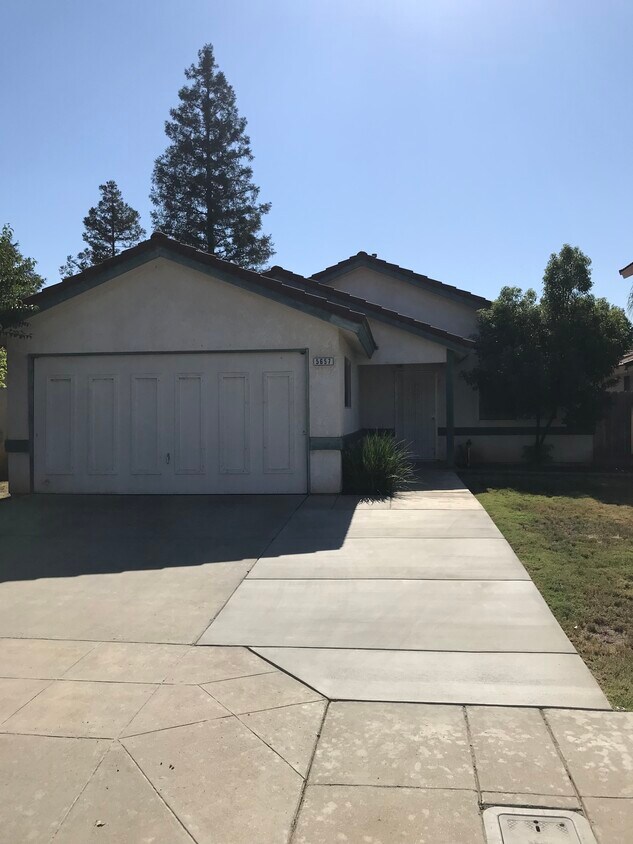 5657 W Ellery Ave, Fresno, CA 93722 House Rental in Fresno, CA