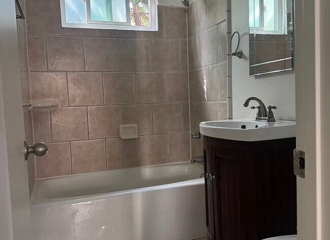 Foto del edificio - Grand Avenue Apartments