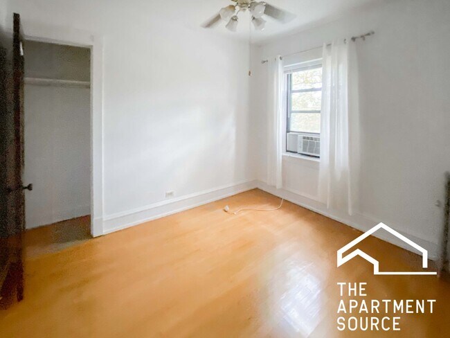 Photo - 1456 W Cornelia Ave Apartment