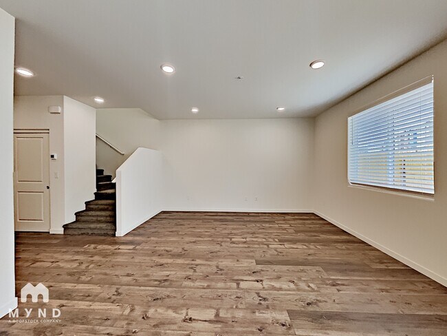 Foto del edificio - 4873 Black Falcon Wy