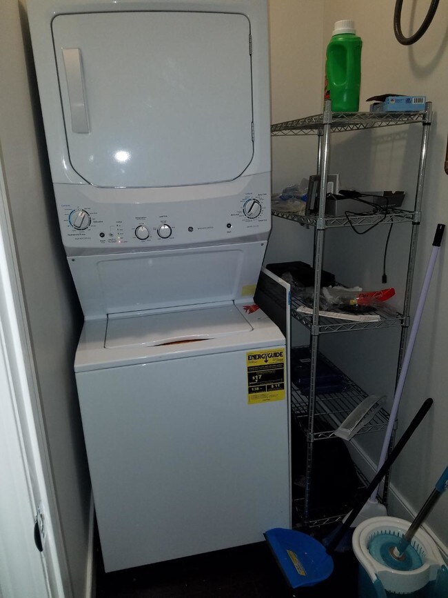 Stack unit - 1217 Touro St