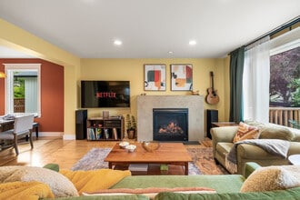 Building Photo - 6033 McKinley Pl N