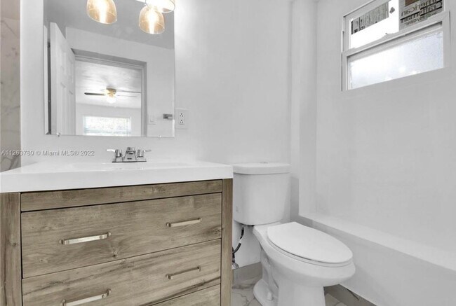 Studio Vanity - 323 NW 108th St